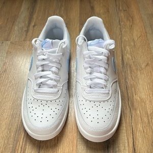 Women’s Nike court vision low. White/royal tint